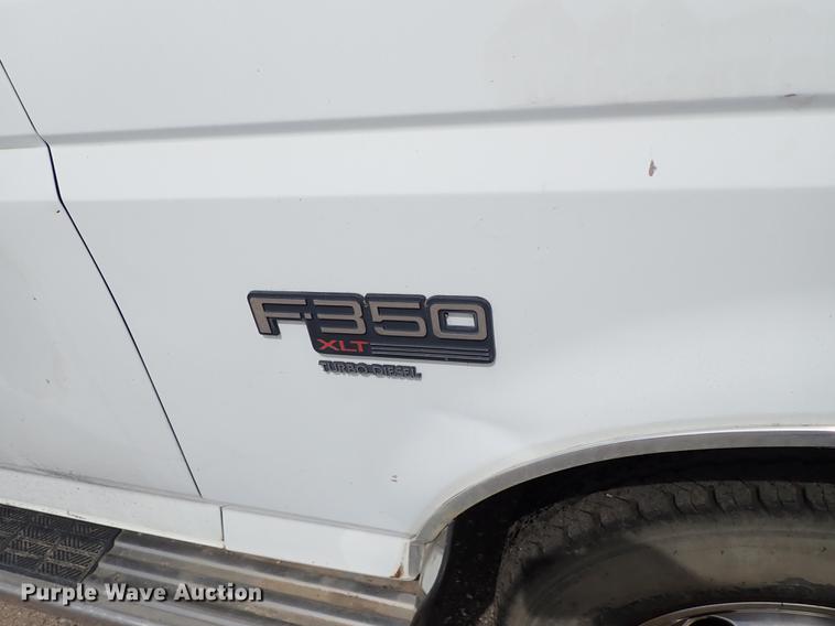 image for item DF1076 1993 Ford F350 Crew Cab pickup truck