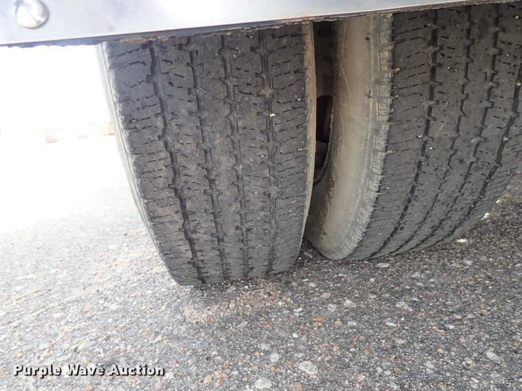 image for item DF1076 1993 Ford F350 Crew Cab pickup truck