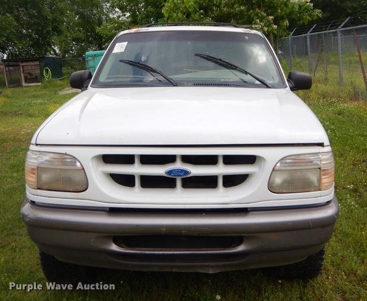 image for item DF1324 1997 Ford Explorer SUV