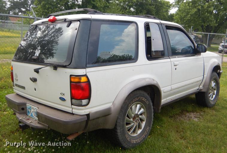 image for item DF1324 1997 Ford Explorer SUV