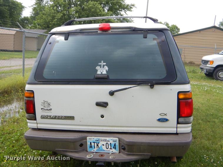 image for item DF1324 1997 Ford Explorer SUV