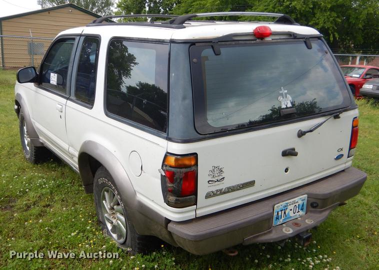 image for item DF1324 1997 Ford Explorer SUV
