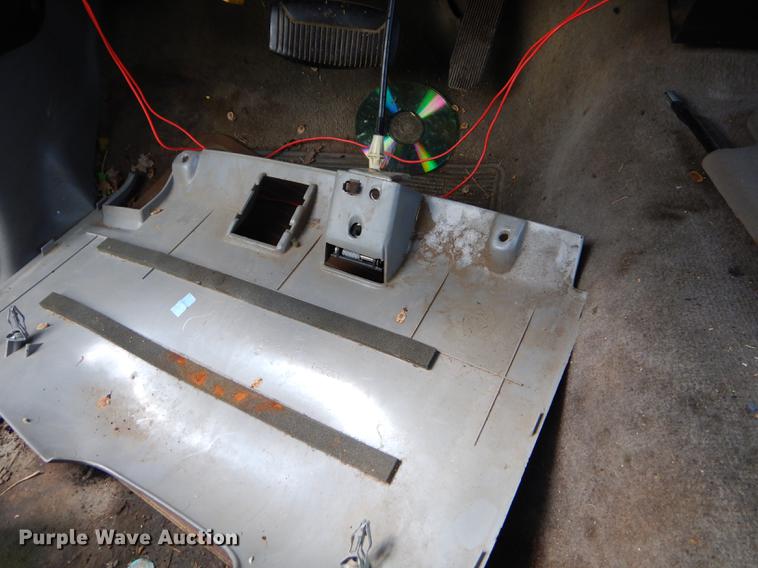 image for item DF1324 1997 Ford Explorer SUV