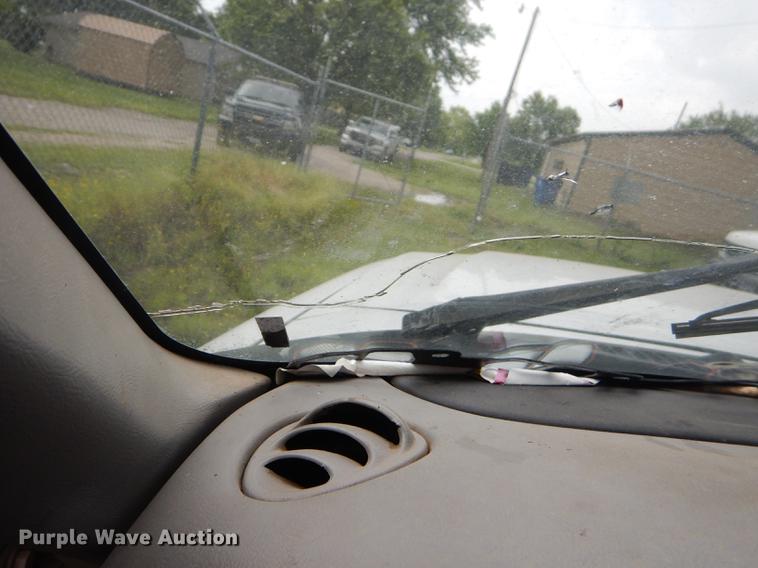 image for item DF1324 1997 Ford Explorer SUV