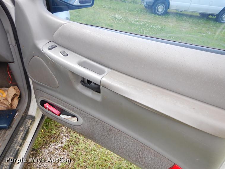 image for item DF1324 1997 Ford Explorer SUV