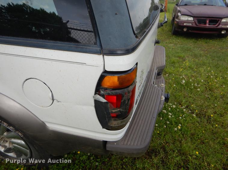 image for item DF1324 1997 Ford Explorer SUV