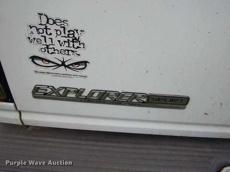 image for item DF1324 1997 Ford Explorer SUV