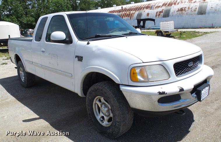 image for item DF7308 1998 Ford F150 SuperCab pickup truck