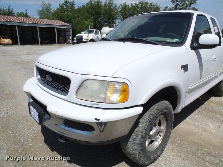 image for item DF7308 1998 Ford F150 SuperCab pickup truck