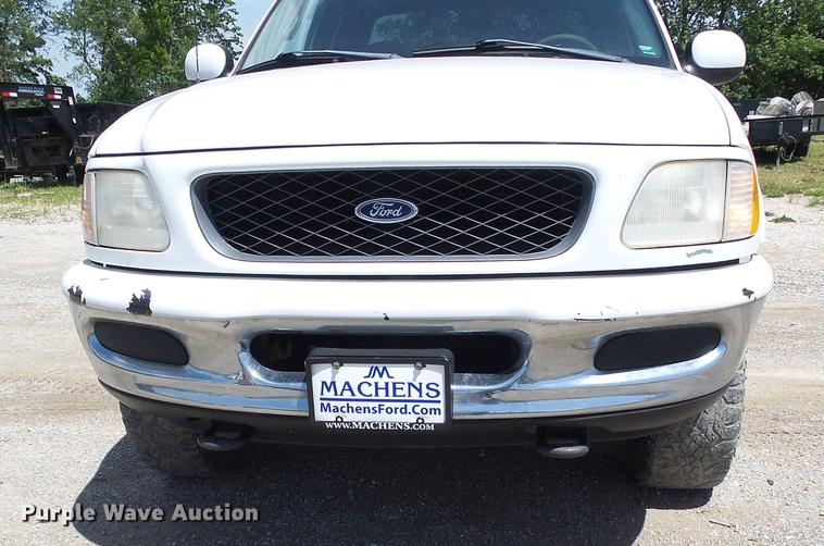 image for item DF7308 1998 Ford F150 SuperCab pickup truck