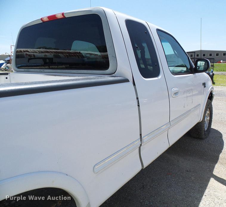 image for item DF7308 1998 Ford F150 SuperCab pickup truck