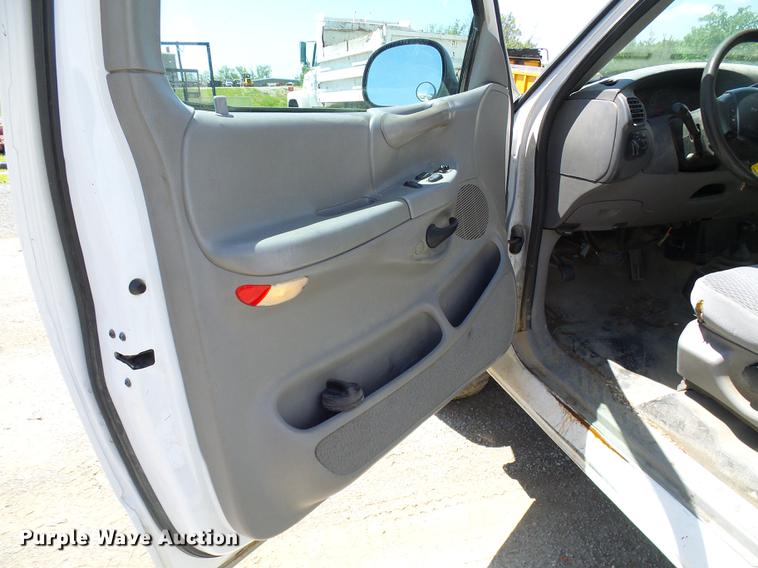 image for item DF7308 1998 Ford F150 SuperCab pickup truck