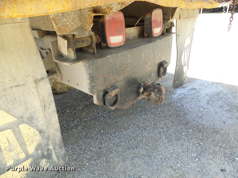 image for item DF7309 1992 Ford L8000 dump truck