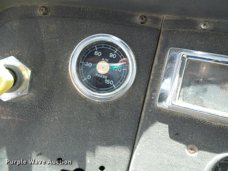 image for item DF7309 1992 Ford L8000 dump truck