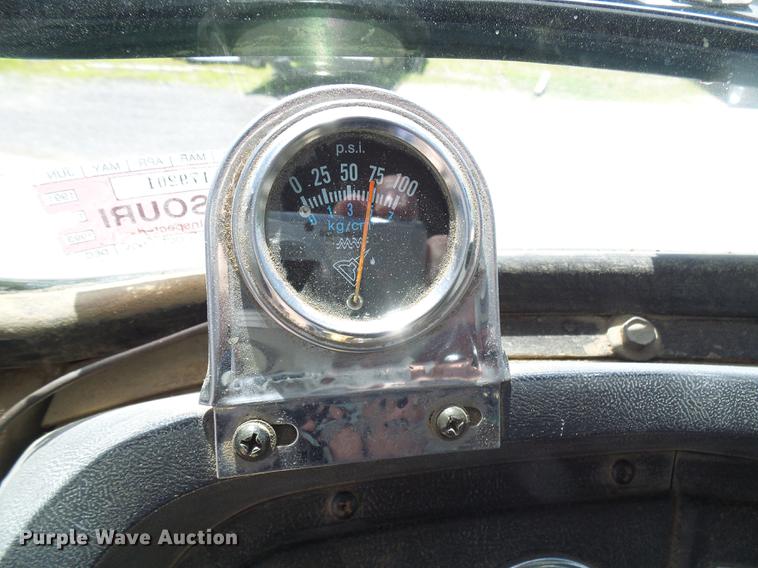 image for item DF7309 1992 Ford L8000 dump truck