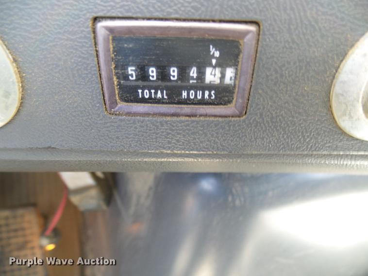 image for item DF7309 1992 Ford L8000 dump truck