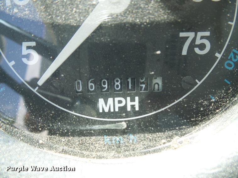 image for item DF7309 1992 Ford L8000 dump truck