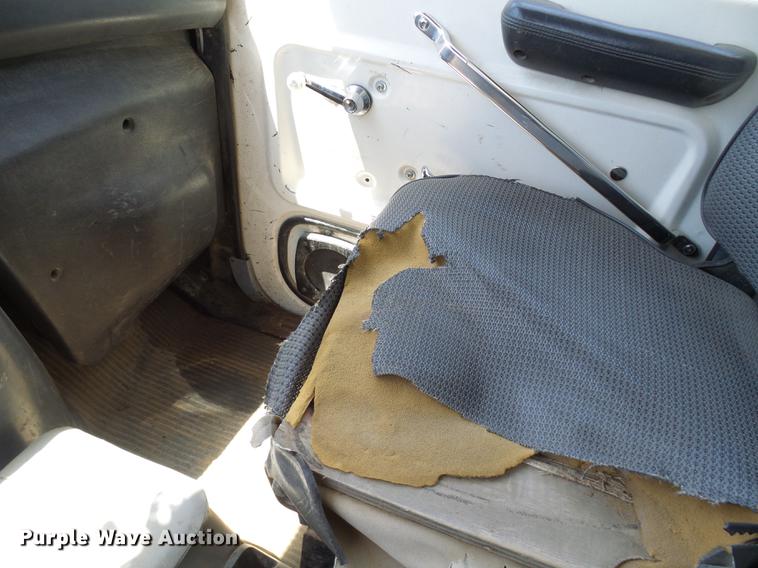 image for item DF7309 1992 Ford L8000 dump truck