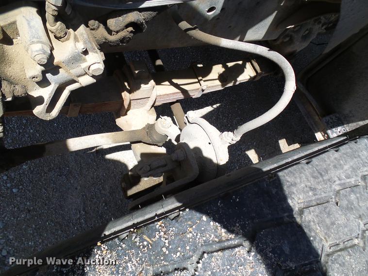 image for item DF7309 1992 Ford L8000 dump truck