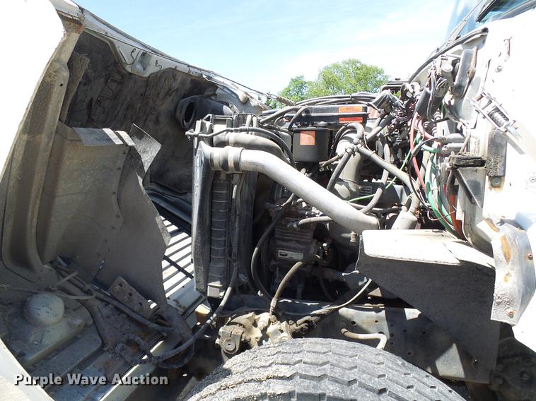 image for item DF7309 1992 Ford L8000 dump truck