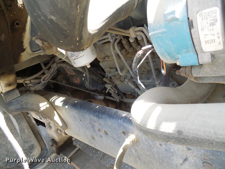 image for item DF7309 1992 Ford L8000 dump truck