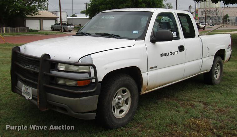 image for item DF8023 2001 Chevrolet Silverado 1500 Ext. Cab pickup truck
