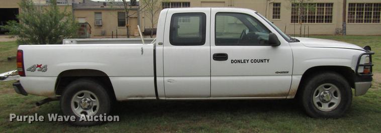 image for item DF8023 2001 Chevrolet Silverado 1500 Ext. Cab pickup truck