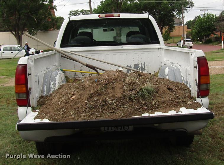 image for item DF8023 2001 Chevrolet Silverado 1500 Ext. Cab pickup truck