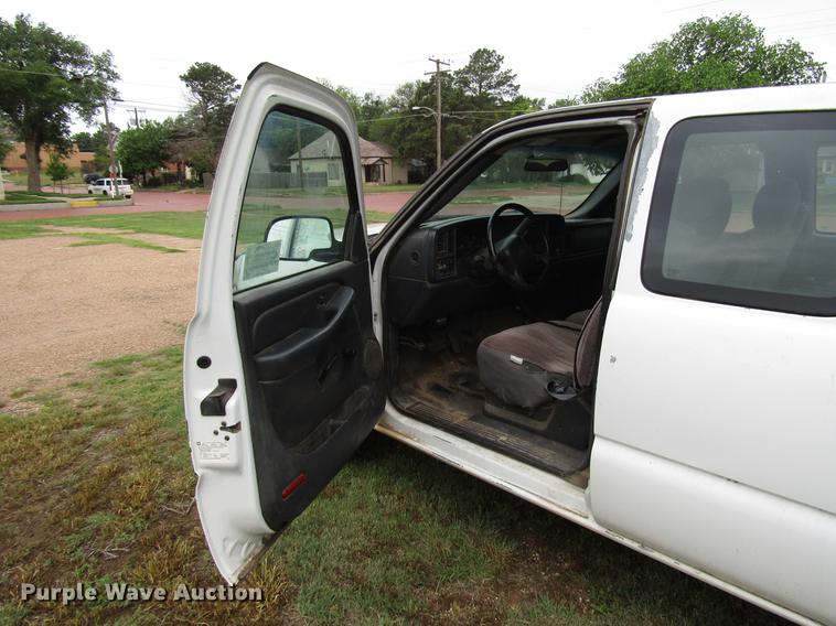 image for item DF8023 2001 Chevrolet Silverado 1500 Ext. Cab pickup truck