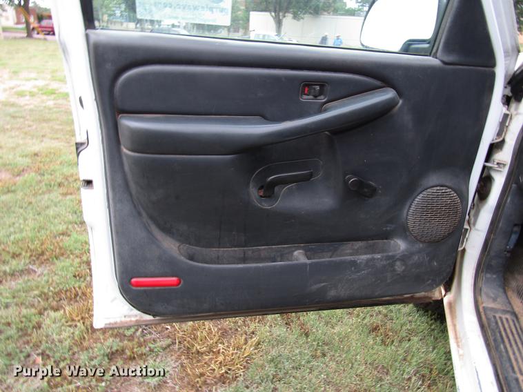 image for item DF8023 2001 Chevrolet Silverado 1500 Ext. Cab pickup truck