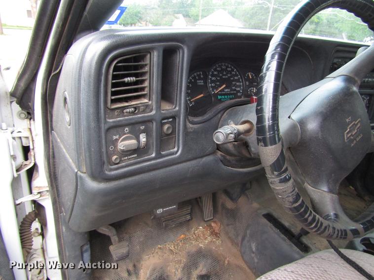 image for item DF8023 2001 Chevrolet Silverado 1500 Ext. Cab pickup truck