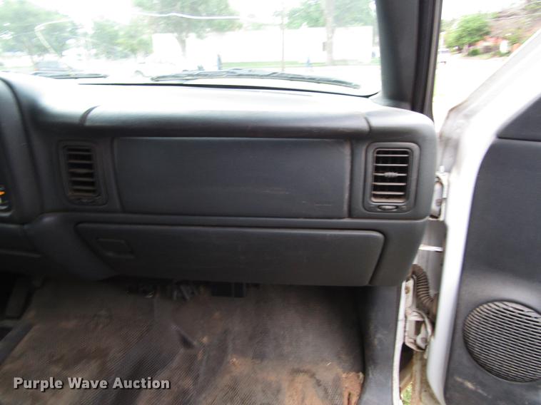 image for item DF8023 2001 Chevrolet Silverado 1500 Ext. Cab pickup truck