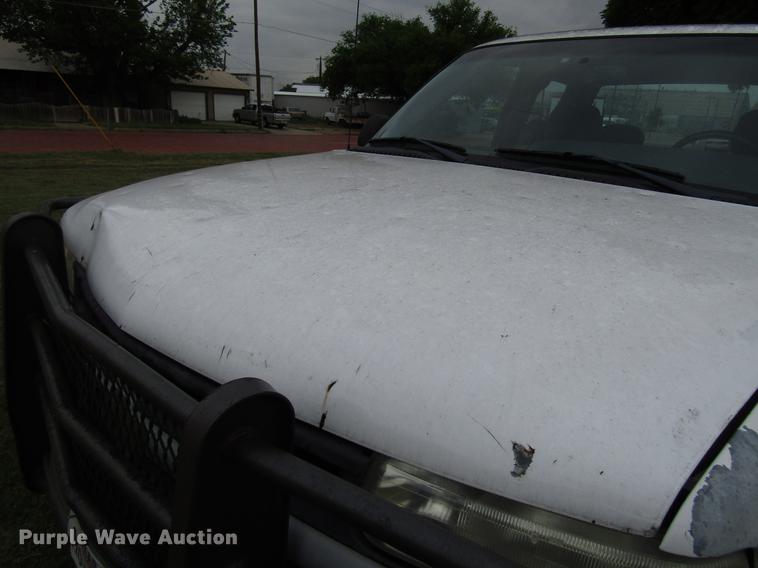 image for item DF8023 2001 Chevrolet Silverado 1500 Ext. Cab pickup truck