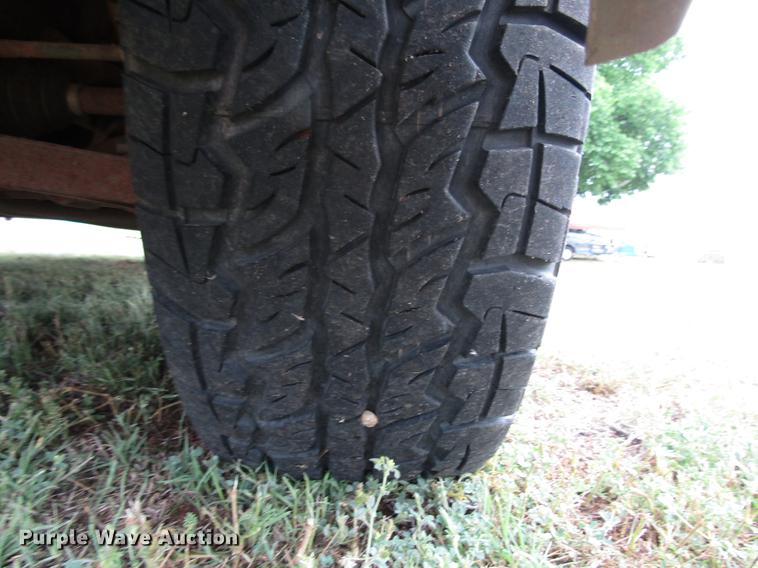 image for item DF8023 2001 Chevrolet Silverado 1500 Ext. Cab pickup truck