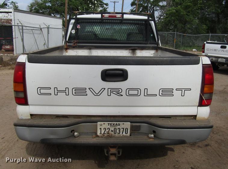 image for item DF8025 2001 Chevrolet Silverado 1500 Ext. Cab pickup truck