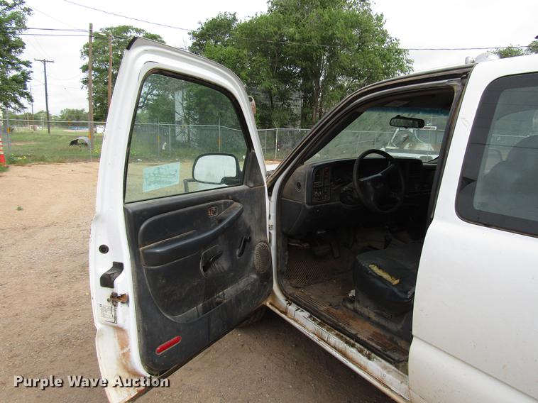 image for item DF8025 2001 Chevrolet Silverado 1500 Ext. Cab pickup truck