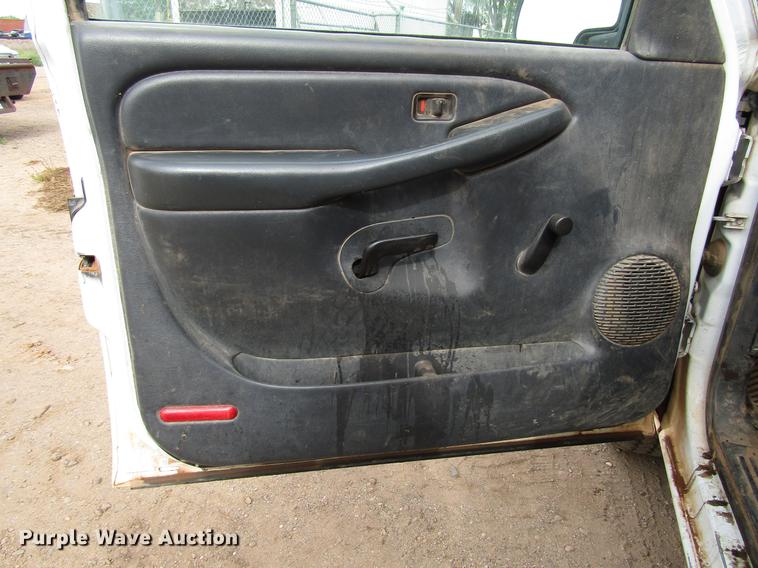 image for item DF8025 2001 Chevrolet Silverado 1500 Ext. Cab pickup truck