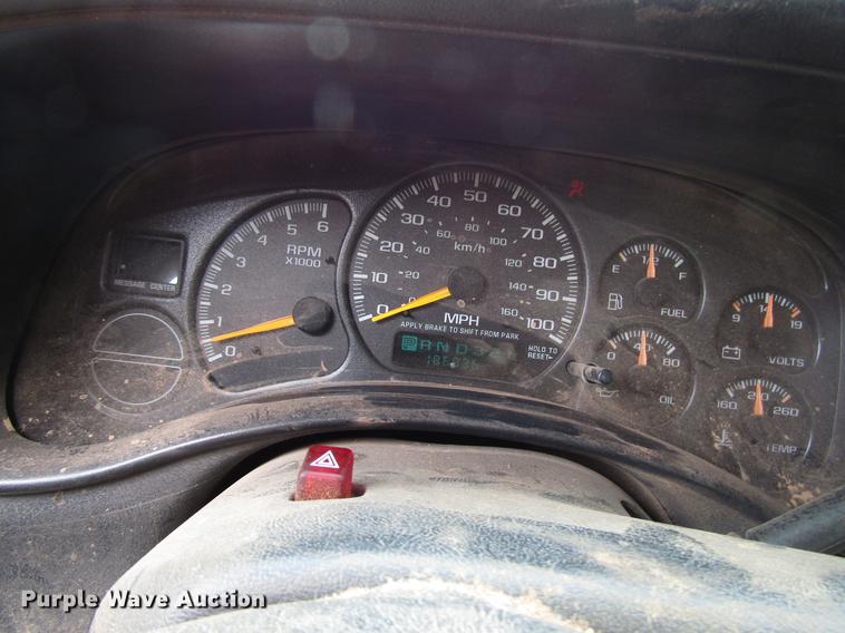 image for item DF8025 2001 Chevrolet Silverado 1500 Ext. Cab pickup truck