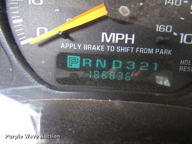 image for item DF8025 2001 Chevrolet Silverado 1500 Ext. Cab pickup truck