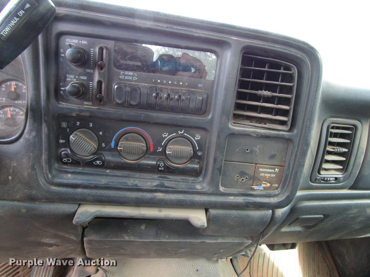 image for item DF8025 2001 Chevrolet Silverado 1500 Ext. Cab pickup truck