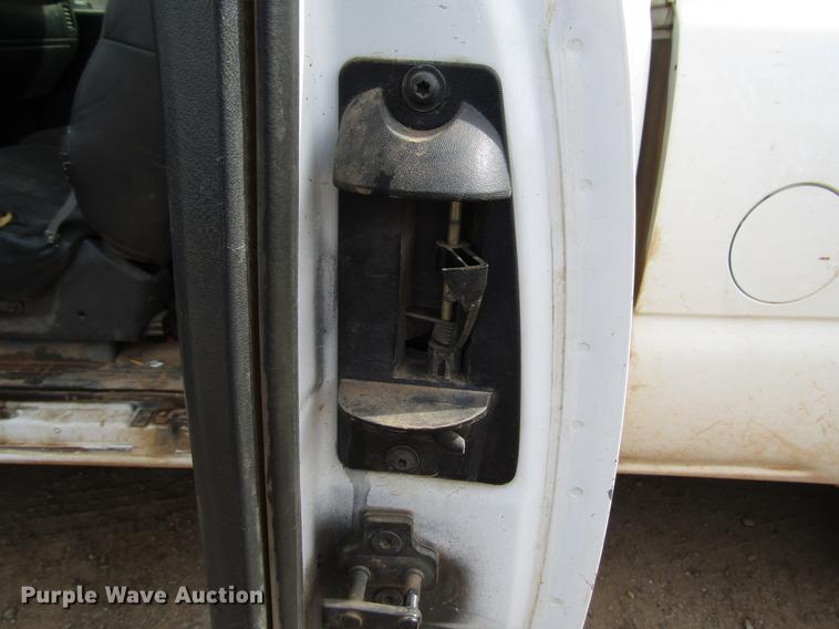 image for item DF8025 2001 Chevrolet Silverado 1500 Ext. Cab pickup truck