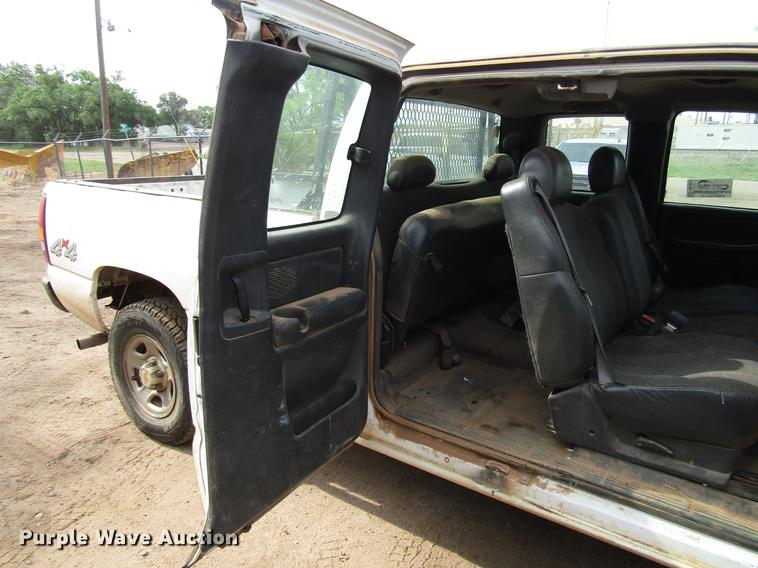 image for item DF8025 2001 Chevrolet Silverado 1500 Ext. Cab pickup truck