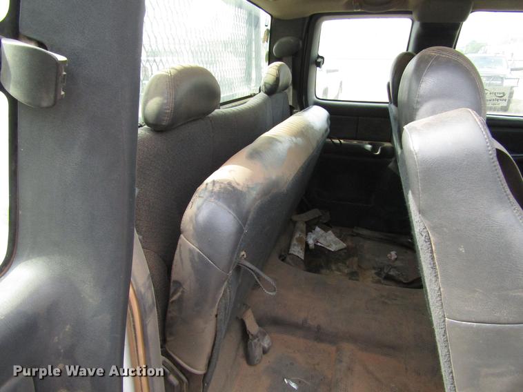 image for item DF8025 2001 Chevrolet Silverado 1500 Ext. Cab pickup truck