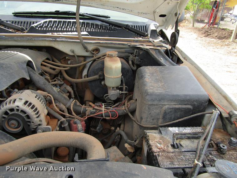 image for item DF8025 2001 Chevrolet Silverado 1500 Ext. Cab pickup truck