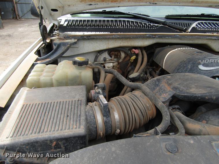 image for item DF8025 2001 Chevrolet Silverado 1500 Ext. Cab pickup truck