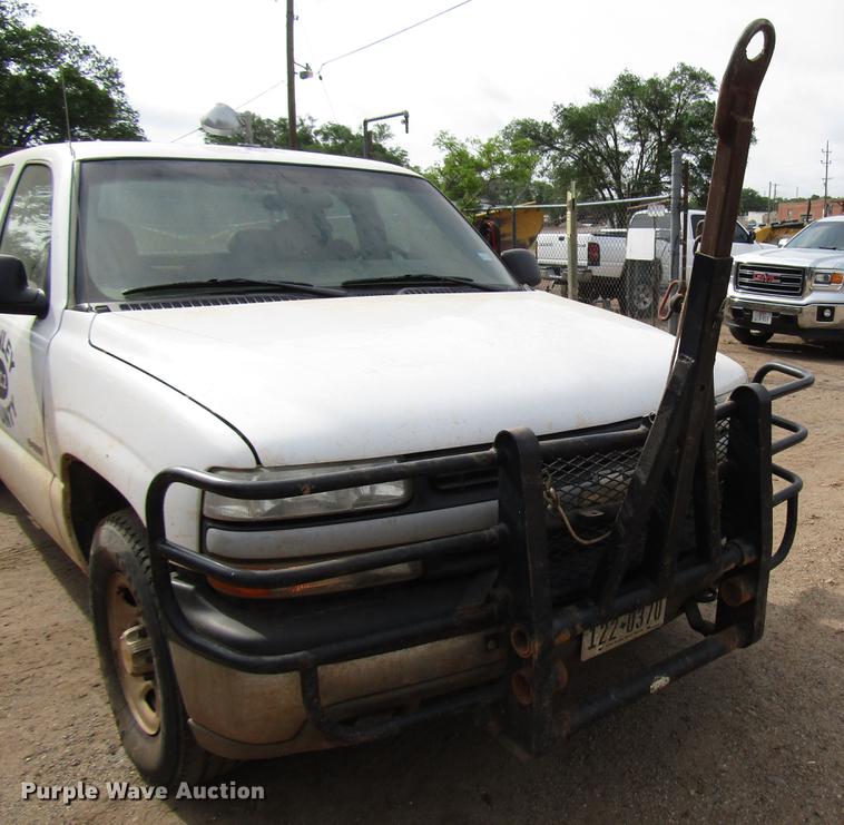 image for item DF8025 2001 Chevrolet Silverado 1500 Ext. Cab pickup truck