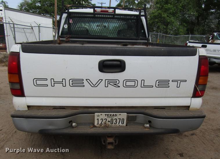image for item DF8025 2001 Chevrolet Silverado 1500 Ext. Cab pickup truck