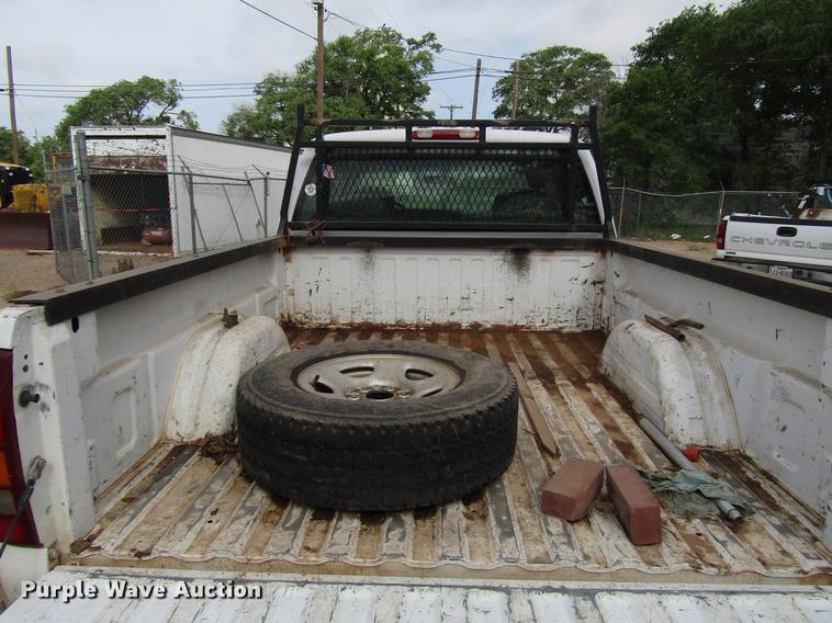 image for item DF8025 2001 Chevrolet Silverado 1500 Ext. Cab pickup truck