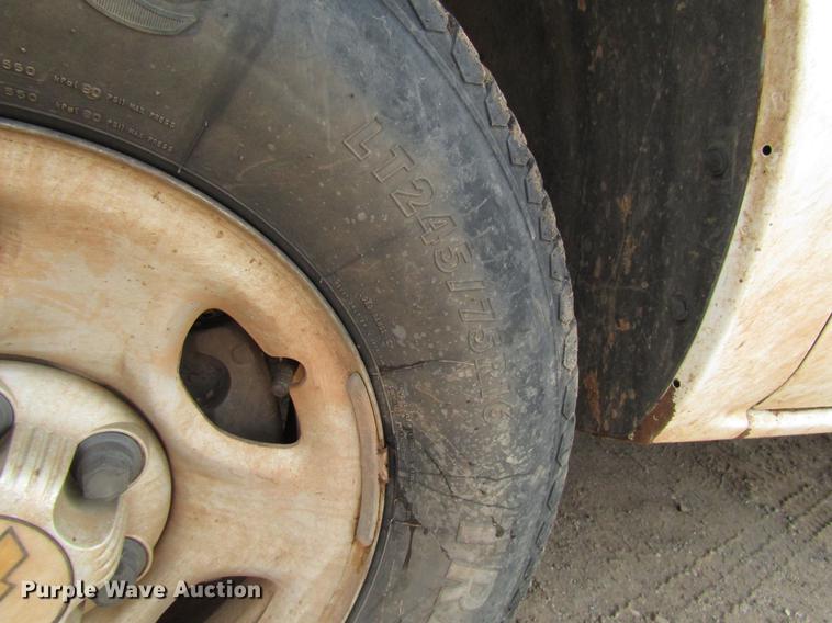 image for item DF8025 2001 Chevrolet Silverado 1500 Ext. Cab pickup truck