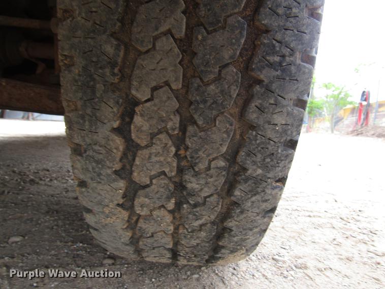 image for item DF8025 2001 Chevrolet Silverado 1500 Ext. Cab pickup truck